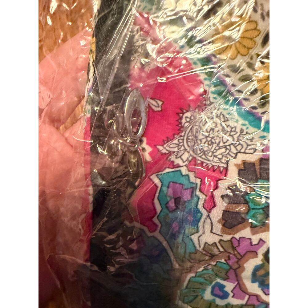 2 Moda Paisley Zipper Tote - Picture 3 of 3
